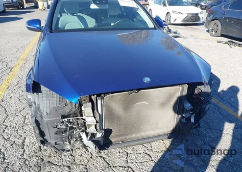 2017 Mercedes-Benz C 300 из США, поврежденный, VIN 55SWF4JB6HU199163